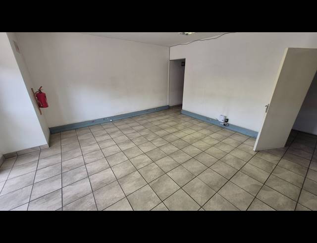 409M² FACTORY TO LET IN APEX